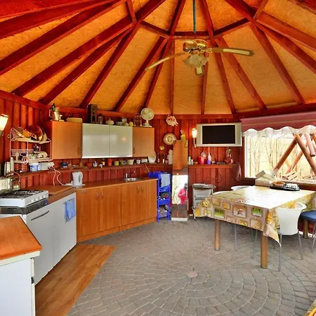 Large Holiday Home With A Lake View Ferienhaus *